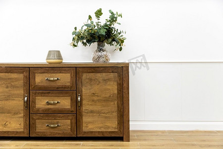 木家具摄影照片_植物花瓶木家具。高分辨率照片。植物花瓶木家具。高品质的照片
