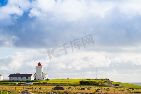 滨海风光。挪威南部的奥布雷斯塔德灯塔，挪威国家旅游县路44号，杰伦。挪威的奥布雷斯塔德灯塔。