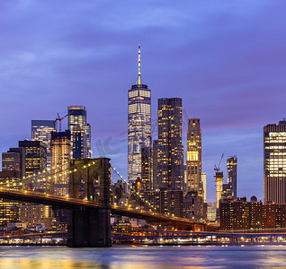 布鲁克林大桥，下曼哈顿摩天大楼，为美国纽约州纽约市建造