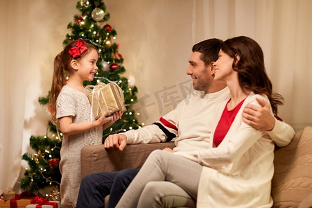 圣诞节ppt背景摄影照片_ 圣诞节，母亲，父亲，女儿