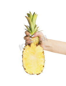 妇女女性手拿着一半菠萝，隔绝在白色背景，前视图。 