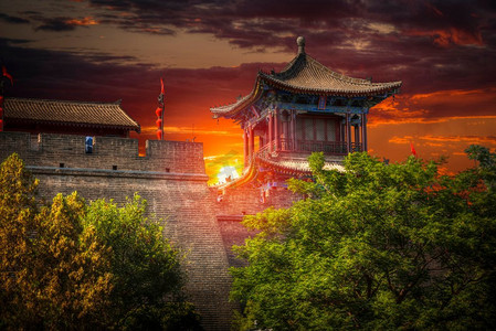 陕西城市建筑摄影照片_城墙在老西安的周围。中国。西安城墙