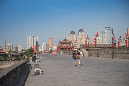 陕西城市建筑摄影照片_西安城墙。中国建筑最大的纪念碑。西安城墙。