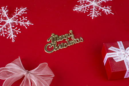 雪花圣诞节平安夜红底图牌蝴蝶结金色字母礼物