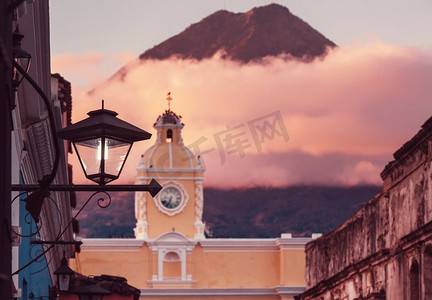 中美洲危地马拉安提瓜古城的殖民建筑