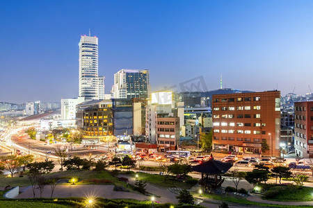 首尔建筑摄影照片_韩国首尔东大门的城市风光。首尔东大门