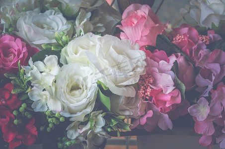 情人节和S的玫瑰花背景，复古滤镜图像