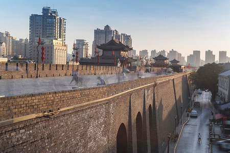 西安城墙。中国建筑最大的纪念碑。西安城墙。