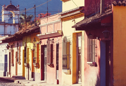 阿凡提卡通摄影照片_中美洲危地马拉安提瓜古城的殖民建筑