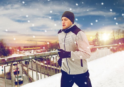 冬季运动健身摄影照片_健身、慢跑、跑步、冬季