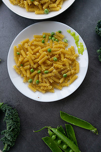 餐食摄影照片_豌豆意面甘蓝绿色食品菜谱有机蔬菜果面试中餐食物美