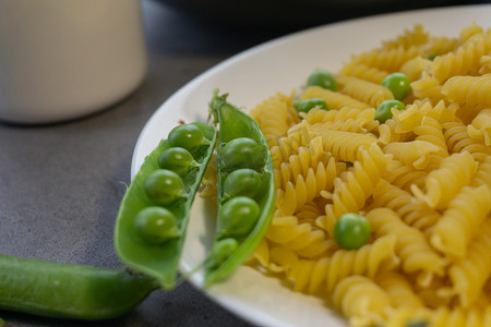 豌豆意面甘蓝绿色黄色蔬菜蔬果面试西餐食食品菜谱有机