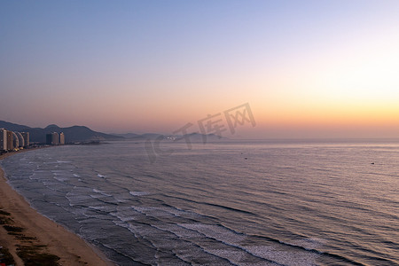 日出夕阳黎明前的海面意境