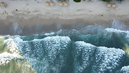 海滩浪花摄影照片_航拍海水海浪浪花海边