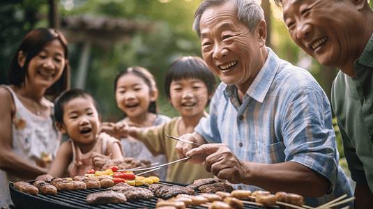 老人家庭聚会摄影照片_亚洲老人亚洲家庭野餐和烹饪在花园，他们烤烧烤，他们感到快乐的聚会活动，幸福的家庭时间