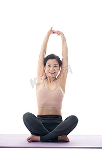 中年女性练习瑜伽