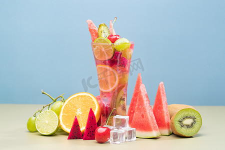 水果茶静物拍摄摄影照片_桌面上的水果茶和水果