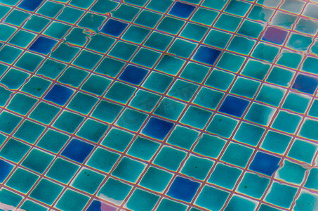 绿色水波纹摄影照片_游泳池的水波纹