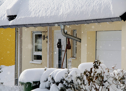 地产开发摄影照片_冬季的房屋