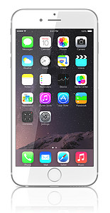 主界面摄影照片_新的银色 iPhone 6 Plus 显示带有 iOS 8 的主屏幕