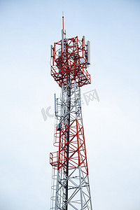 信号站摄影照片_传输塔电话。