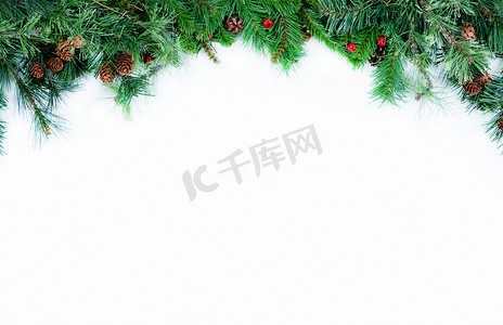 白色黑色圣诞树常青树枝的顶部边框