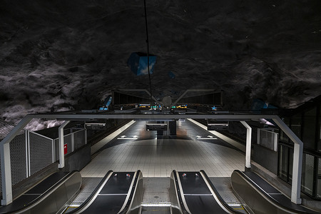 斯德哥尔摩地铁站扶梯