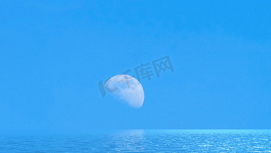 湛蓝大海上空的月亮