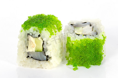 酒吧菜单摄影照片_寿司卷孤立在白色背景上的日本食品。日本餐厅的菜单。