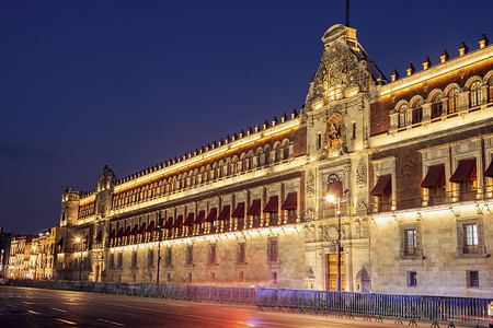 墨西哥城的国家宫殿