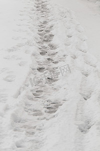 雪地上的脚印