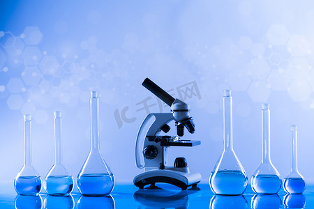 显微镜、实验室烧杯、科学实验