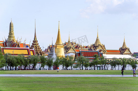 亚洲泰国摄影照片_“泰国曼谷 - 7 月 3 日：曼谷大皇宫玉佛寺。”