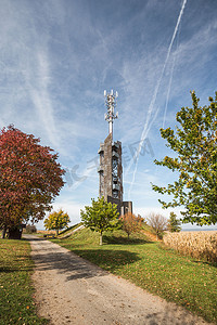Romanka Lookout Tower 位于中部地区 Nymburk 区的 Hruby Jesenik 村附近。