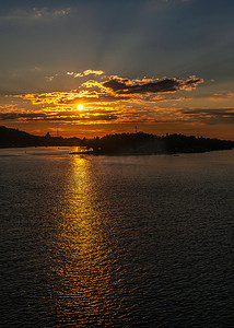 乌克兰基辅第聂伯河的日落