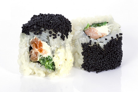 寿司卷日本食品隔离在白色背景。日本餐厅菜单。两卷黑鱼子酱特写
