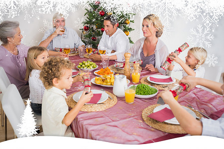 一家人吃圣诞大餐的复合形象
