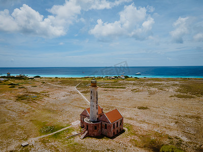 加勒比海的克莱因库拉索岛，靠近库拉索岛，有红色灯塔，库拉索岛小岛