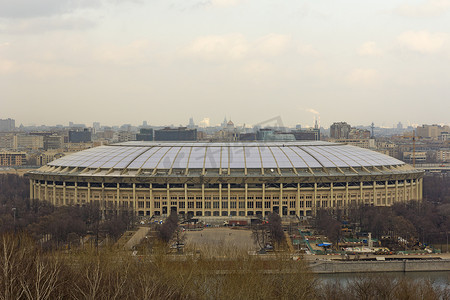 莫斯科卢日尼基体育场，从 Vorobyovy 山的角度看