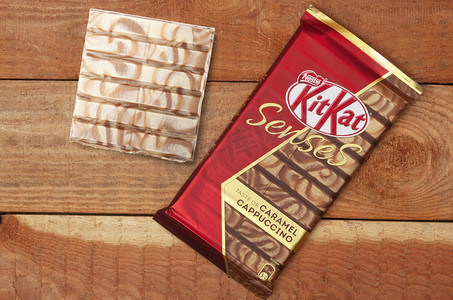 雀巢 KitKat 巧克力棒，饼干，碎
