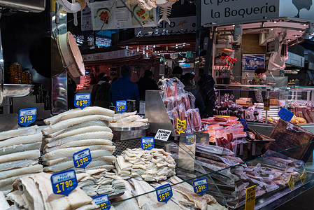 2021 年冬季巴塞罗那 covid 19 时期 Sant Josep La boqueria 市场的鱼