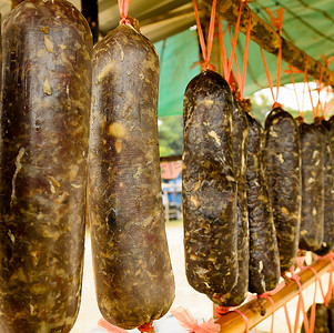 热狗肠摄影照片_泰国东北部当地香肠食品保鲜