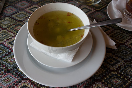 白菜汤 dushbara 中的阿塞拜疆民族美食