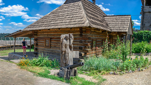 国家之旅摄影照片_国家储备 Khortytsia， Zaporozhye 的乌克兰房子，