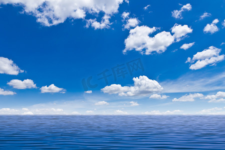 孤寂摄影照片_美丽的大海和蓝天
