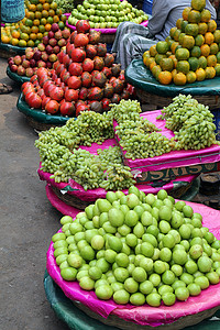 买水果摄影照片_加尔各答水果市场