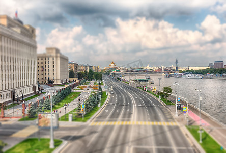 从普希金斯基步行桥鸟瞰莫斯科河，