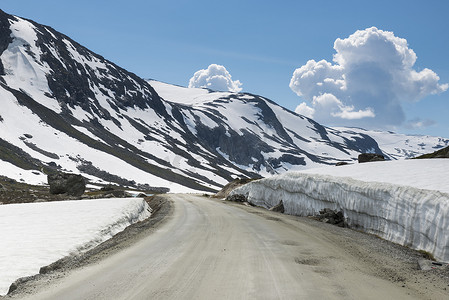 挪威老 Strynefjellsvegen 下雪