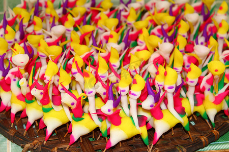 Tohe，越南传统玩具，由彩色米粉制成