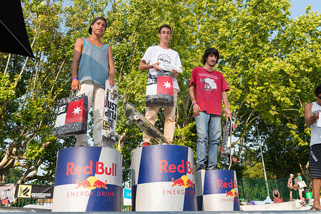 Fuel TV 举办的第二阶段 DC 滑板挑战赛初学者领奖台